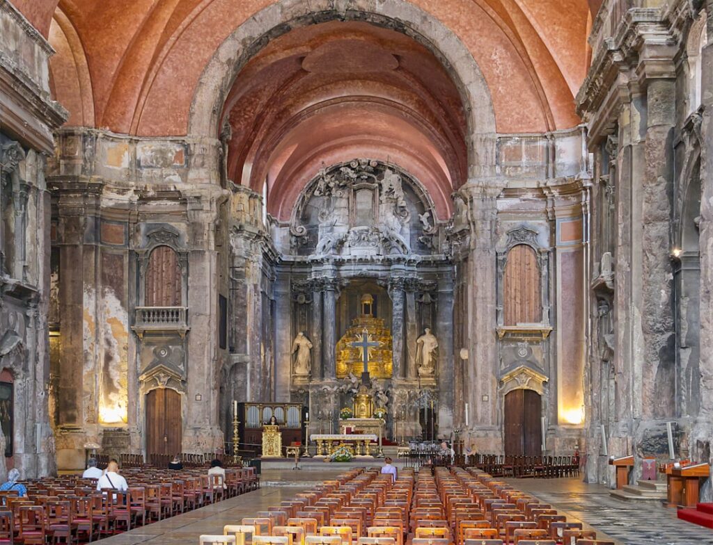 Cattedrale di Santa Maria Assunta interior